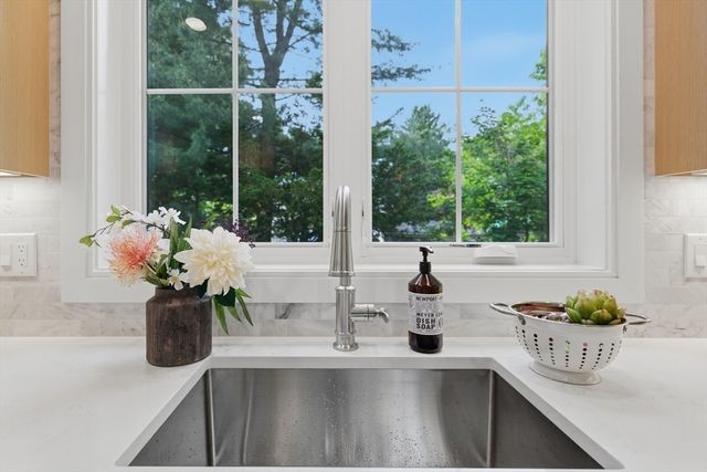 17 Whiting Way, Needham, MA 02492