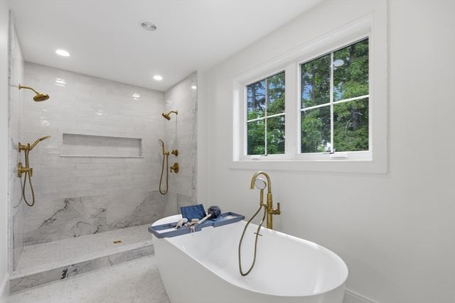 17 Whiting Way, Needham, MA 02492