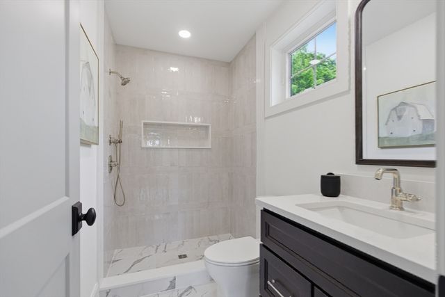 17 Whiting Way, Needham, MA 02492