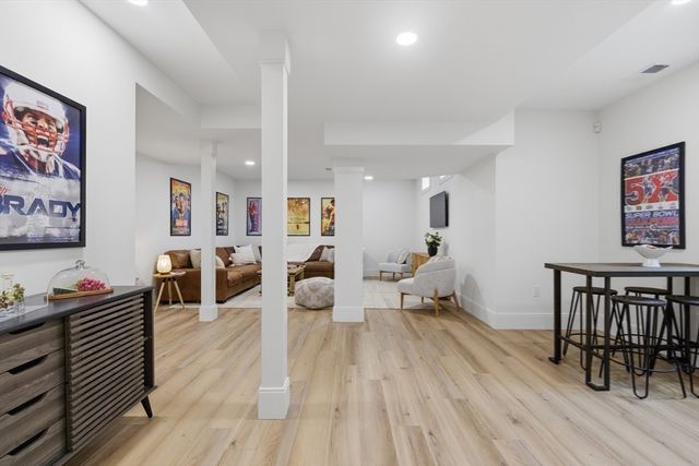 17 Whiting Way, Needham, MA 02492