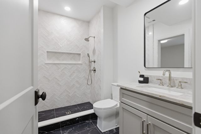 17 Whiting Way, Needham, MA 02492