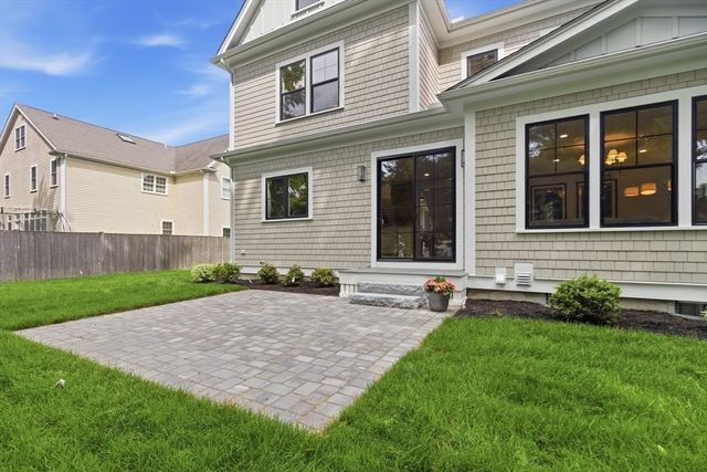 17 Whiting Way, Needham, MA 02492