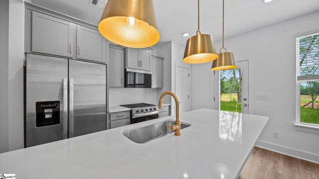 542 W Norvell Court, Spartanburg, SC 29307