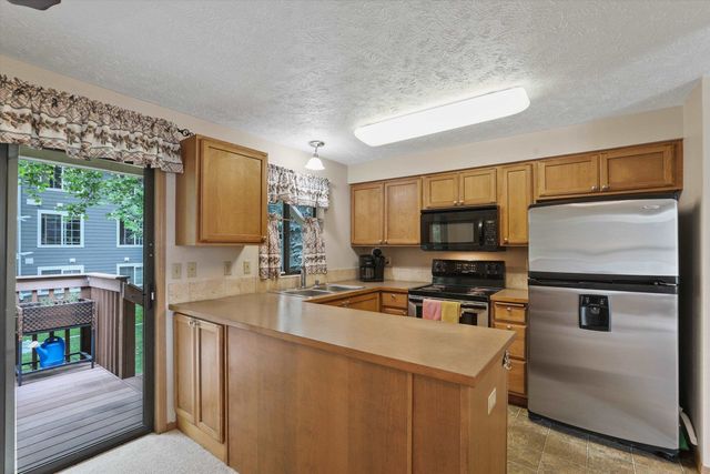 938 E Calkins Dr, Spokane, WA 99208