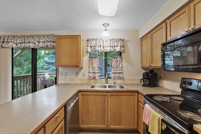 938 E Calkins Dr, Spokane, WA 99208
