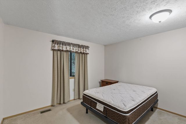 938 E Calkins Dr, Spokane, WA 99208