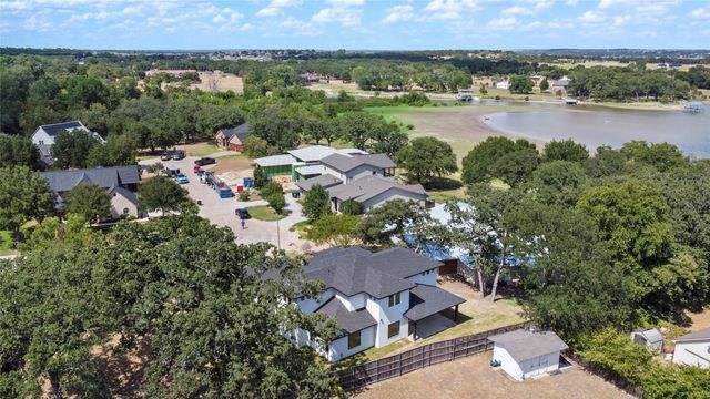 205 Familia Court, Azle, TX 76020