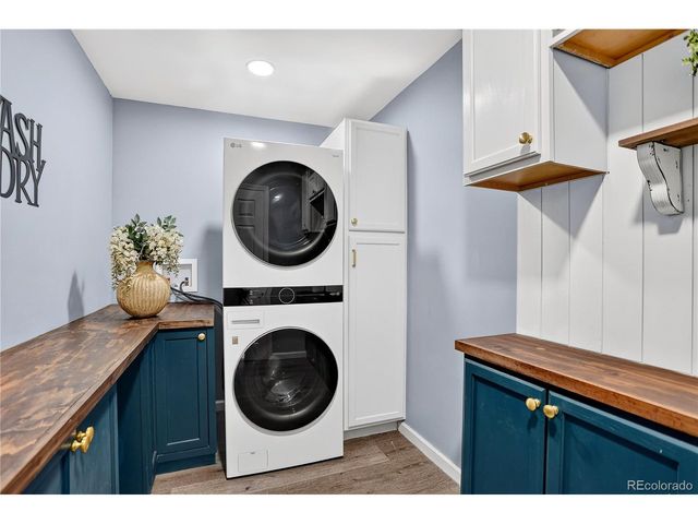 8897 W Woodard Dr, Lakewood, CO 80227