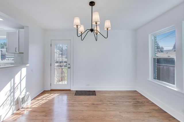 3433 W 82nd Place, Chicago, IL 60652