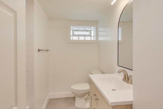 3433 W 82nd Place, Chicago, IL 60652