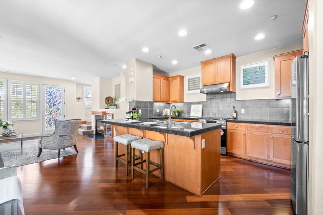 20582 Murano Circle, Cupertino, CA 95014