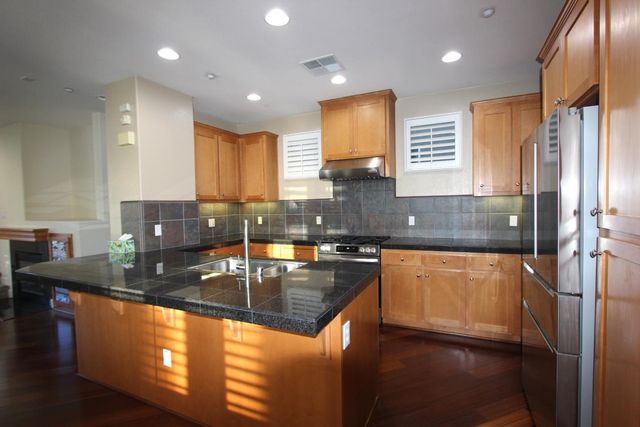 20582 Murano Circle, Cupertino, CA 95014