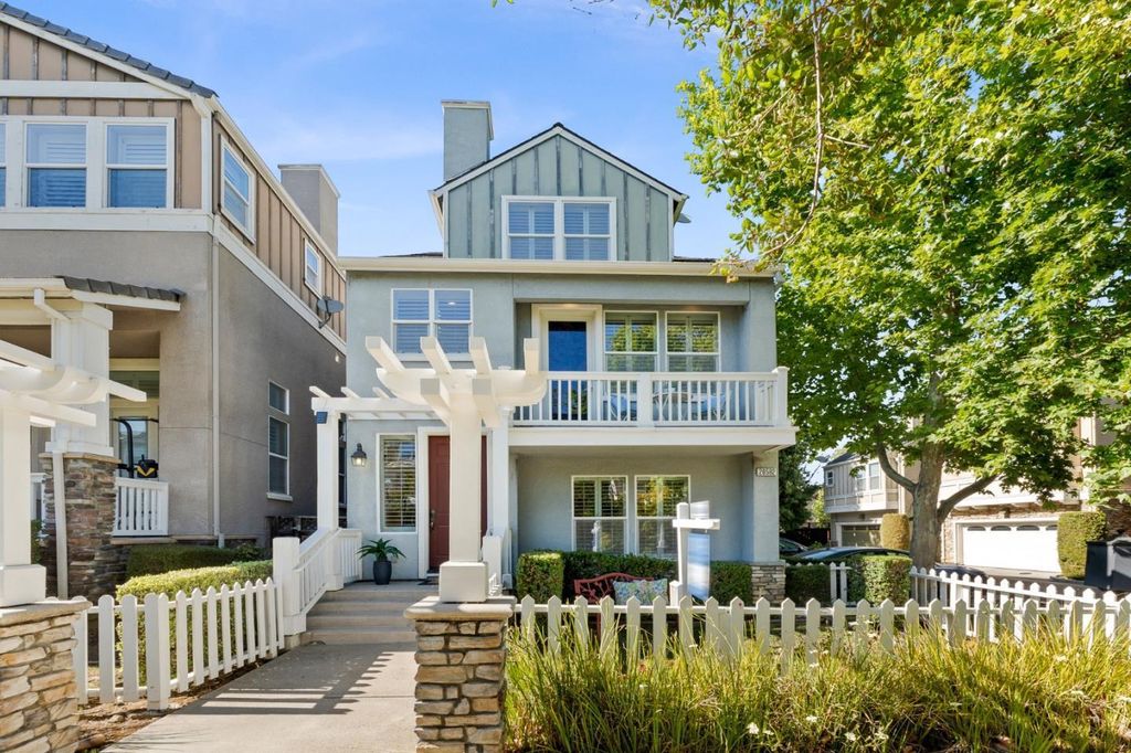 20582 Murano Circle, Cupertino, CA 95014