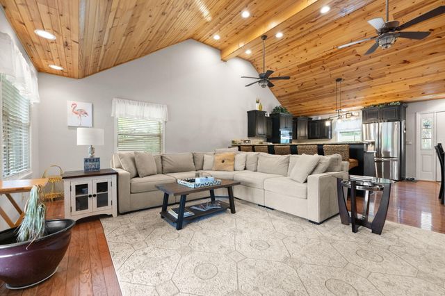1076 Carry Nation Road, Lancaster, KY 40444