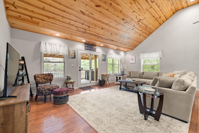 1076 Carry Nation Road, Lancaster, KY 40444