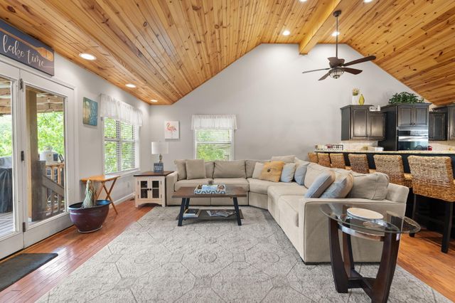 1076 Carry Nation Road, Lancaster, KY 40444