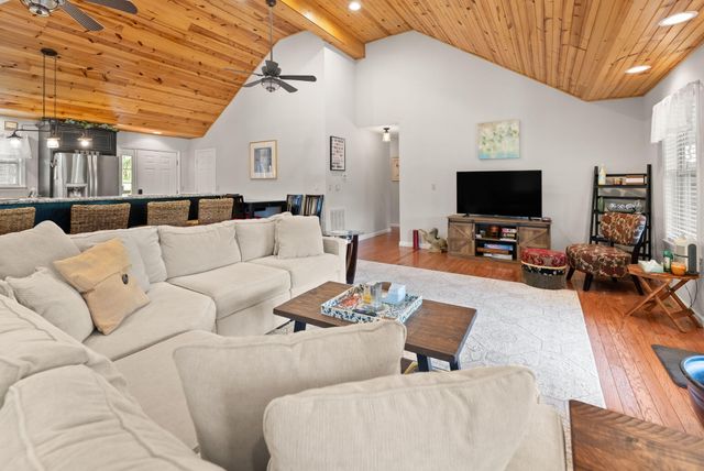 1076 Carry Nation Road, Lancaster, KY 40444