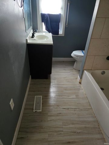 715 E Spruce Street, Princeton, IN 47670