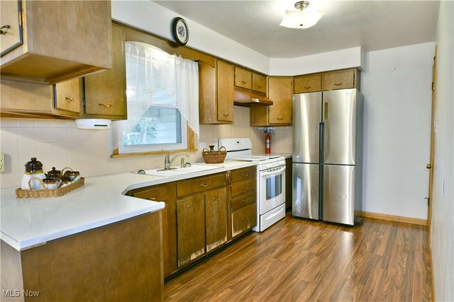 7290 Lee Road NE, Brookfield, OH 44403