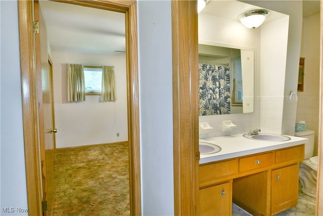 7290 Lee Road NE, Brookfield, OH 44403