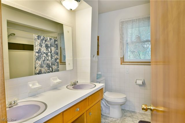 7290 Lee Road NE, Brookfield, OH 44403