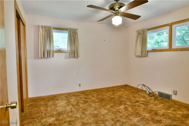 7290 Lee Road NE, Brookfield, OH 44403