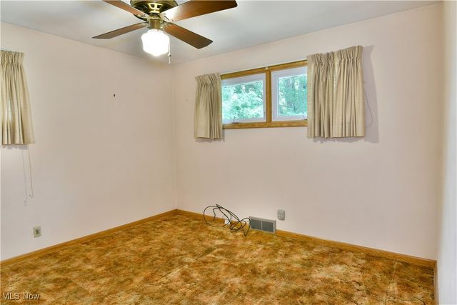 7290 Lee Road NE, Brookfield, OH 44403