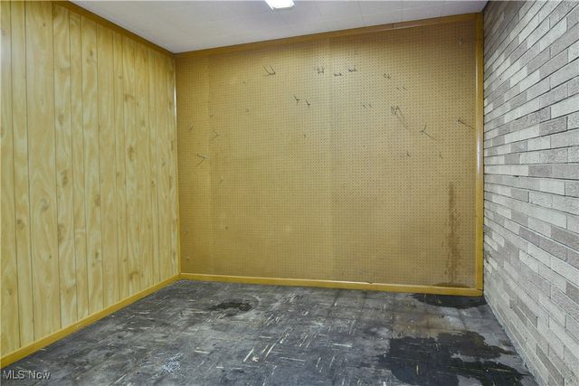 7290 Lee Road NE, Brookfield, OH 44403