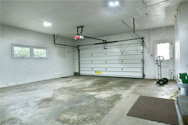 7290 Lee Road NE, Brookfield, OH 44403