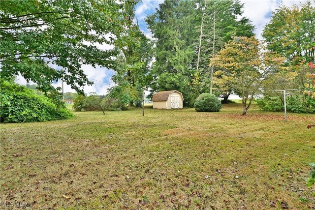 7290 Lee Road NE, Brookfield, OH 44403