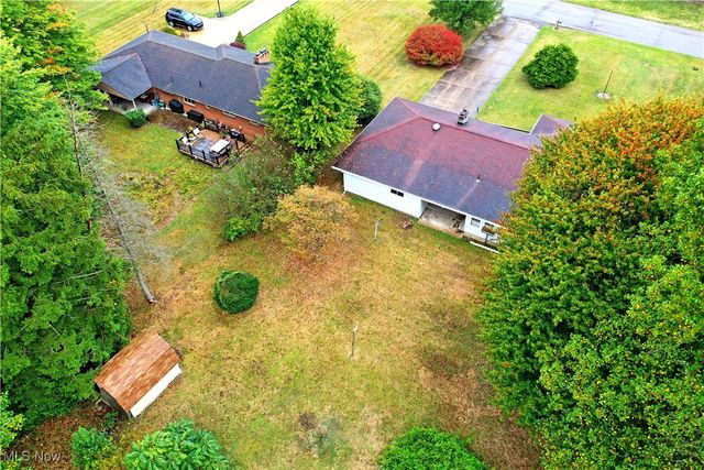 7290 Lee Road NE, Brookfield, OH 44403