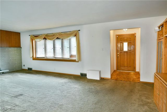 7290 Lee Road NE, Brookfield, OH 44403