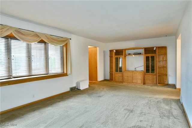 7290 Lee Road NE, Brookfield, OH 44403