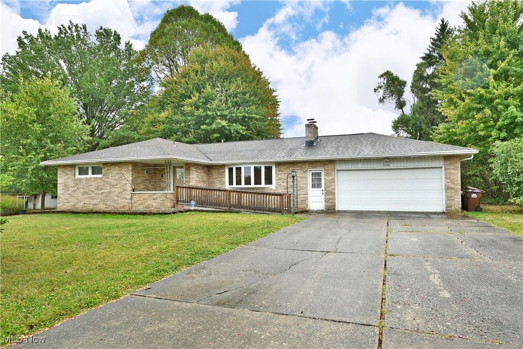 7290 Lee Road NE, Brookfield, OH 44403