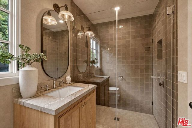 12610 Sarah Street, Studio City, CA 91604