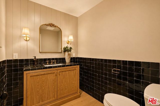 12610 Sarah Street, Studio City, CA 91604