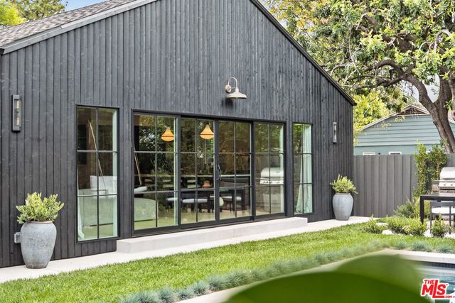 12610 Sarah Street, Studio City, CA 91604
