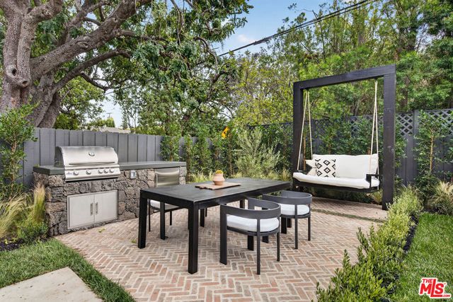 12610 Sarah Street, Studio City, CA 91604