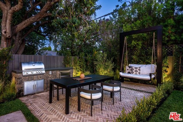12610 Sarah Street, Studio City, CA 91604