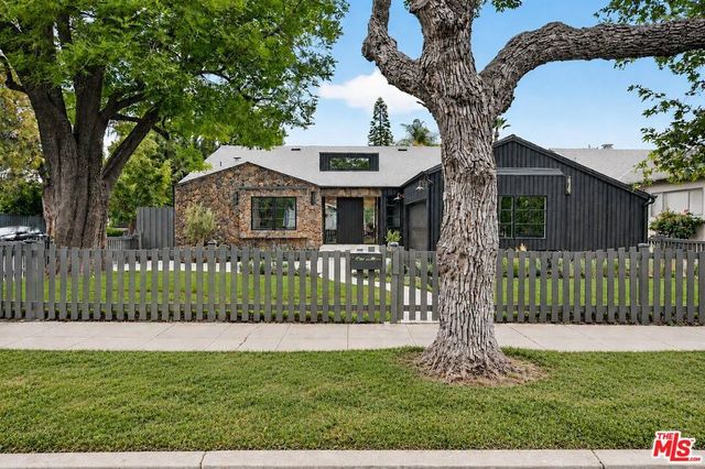 12610 Sarah Street, Studio City, CA 91604