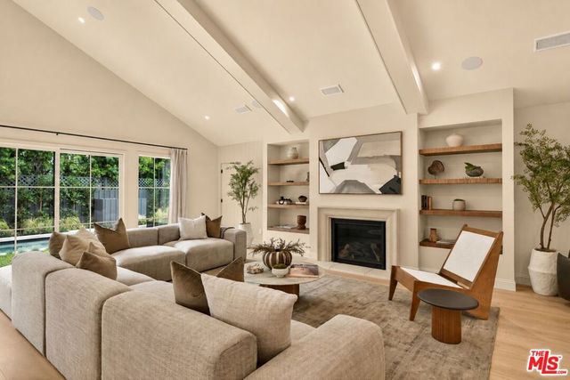 12610 Sarah Street, Studio City, CA 91604