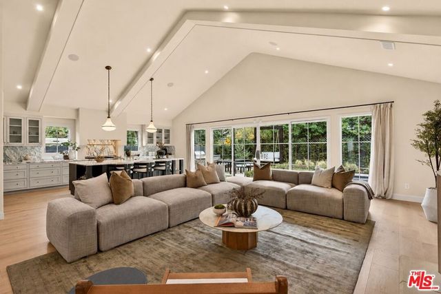 12610 Sarah Street, Studio City, CA 91604