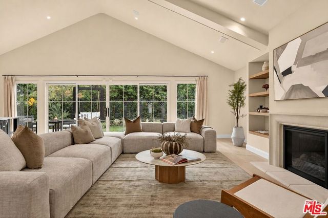 12610 Sarah Street, Studio City, CA 91604