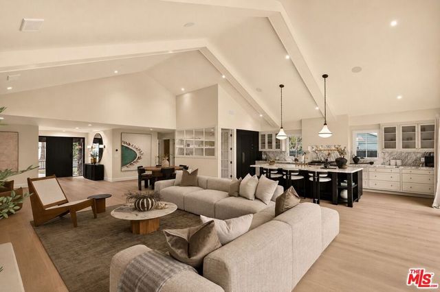 12610 Sarah Street, Studio City, CA 91604