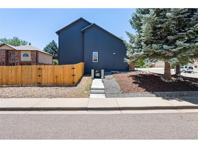 1464 Cherrywood Way, Longmont, CO 80504