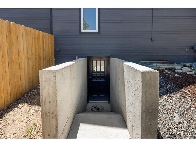 1464 Cherrywood Way, Longmont, CO 80504