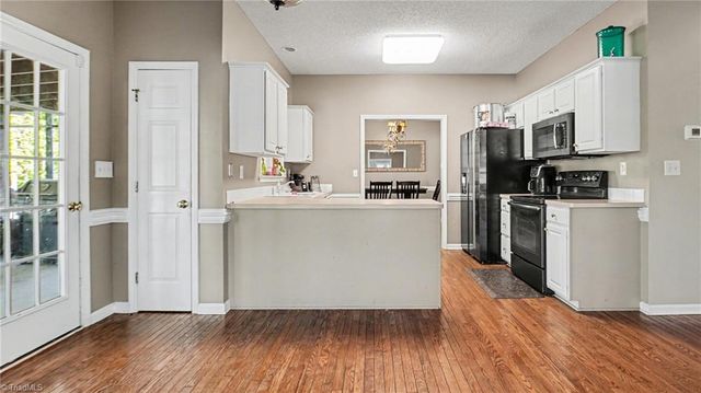 1515 Klompen Road, Kernersville, NC 27284