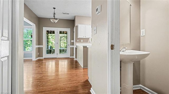 1515 Klompen Road, Kernersville, NC 27284