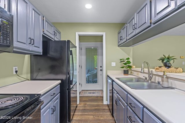 400 Rosewood Ct, Louisville, KY 40223