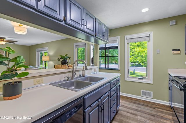 400 Rosewood Ct, Louisville, KY 40223